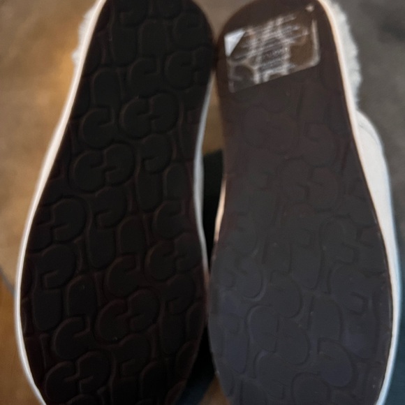 UGG Pearle Slippers - Size 8 Women’s (new, without box) - Picture 9 of 10
